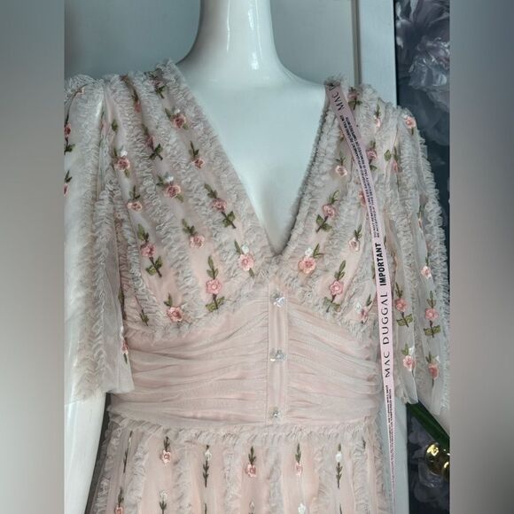 Anthropologie Mac Duggal Short-Sleeve Floral Ruffled
V-Neck Gown / size 12 - Picture 12 of 13